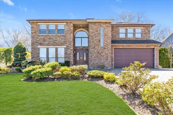 $1,675,000 | 219 Carnation Drive, Farmingdale, NY 11735