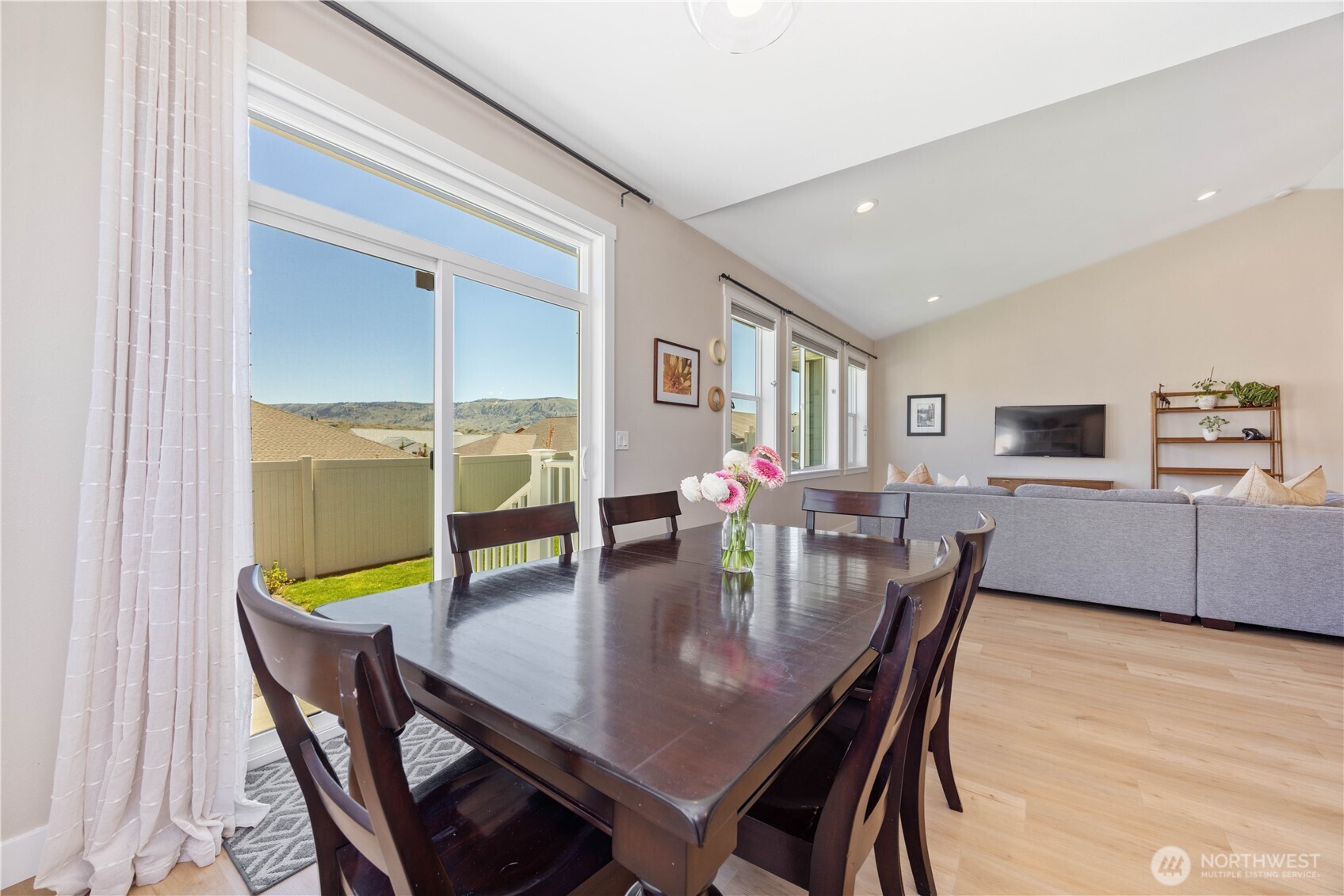 452 Spring View Place Chelan, WA 98816 - Photo 11 of 38