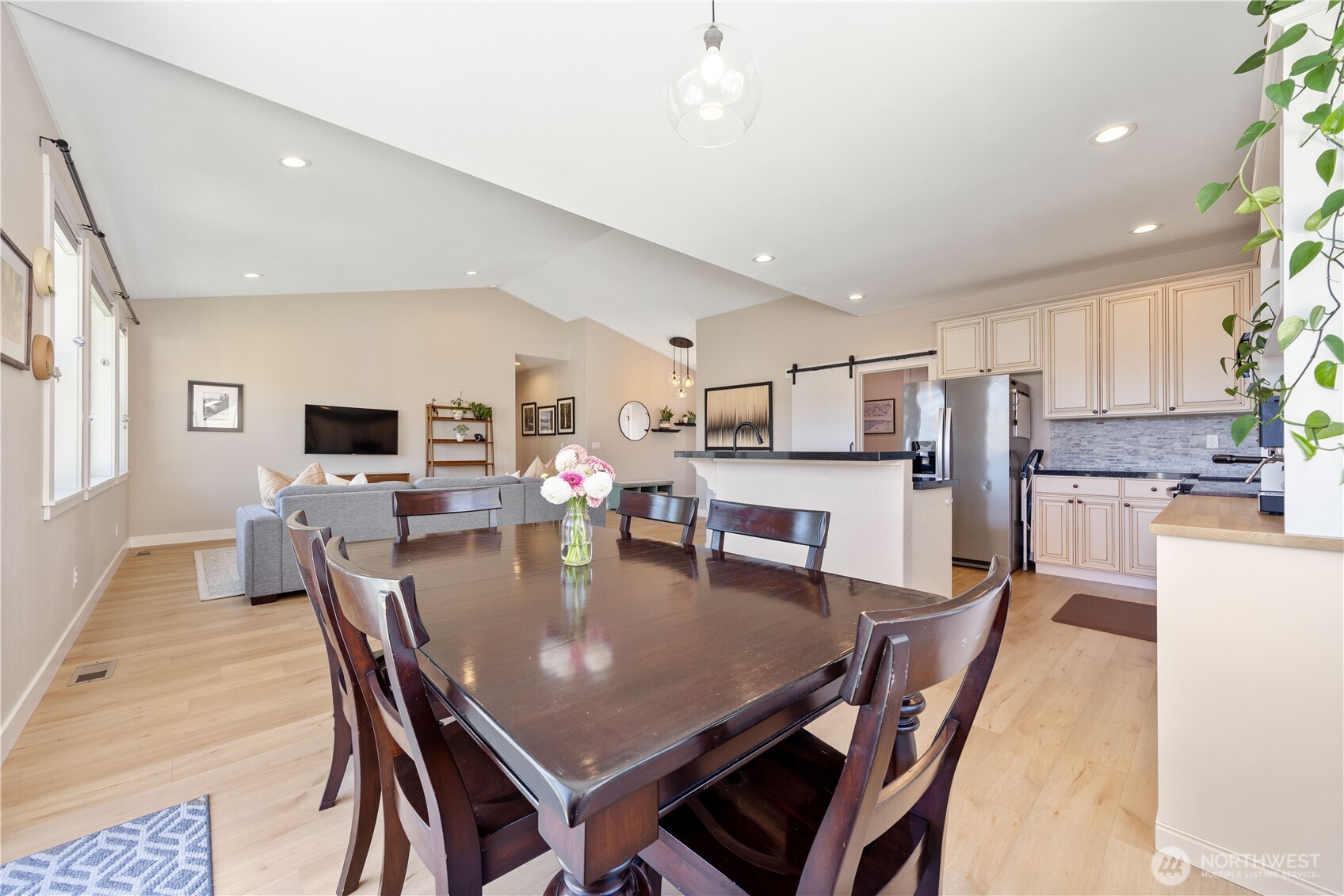 452 Spring View Place Chelan, WA 98816 - Photo 12 of 38