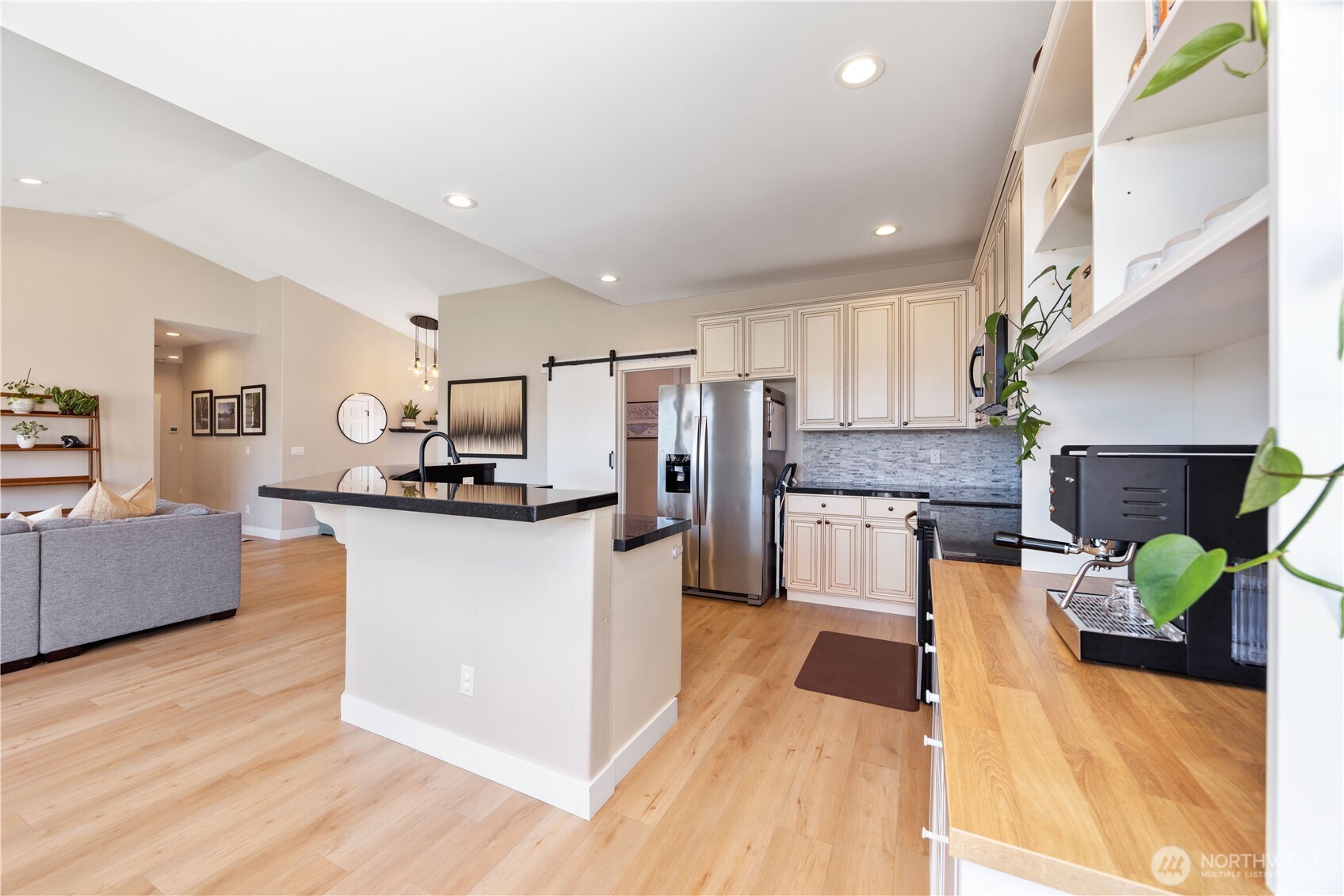 452 Spring View Place Chelan, WA 98816 - Photo 16 of 38