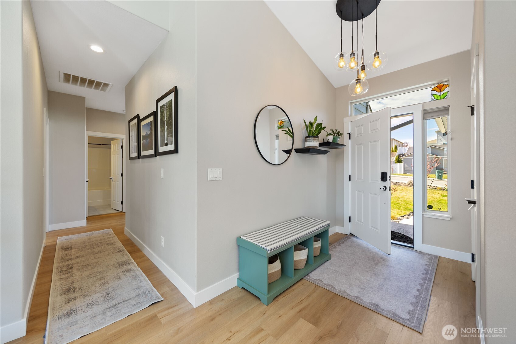 452 Spring View Place Chelan, WA 98816 - Photo 4 of 38