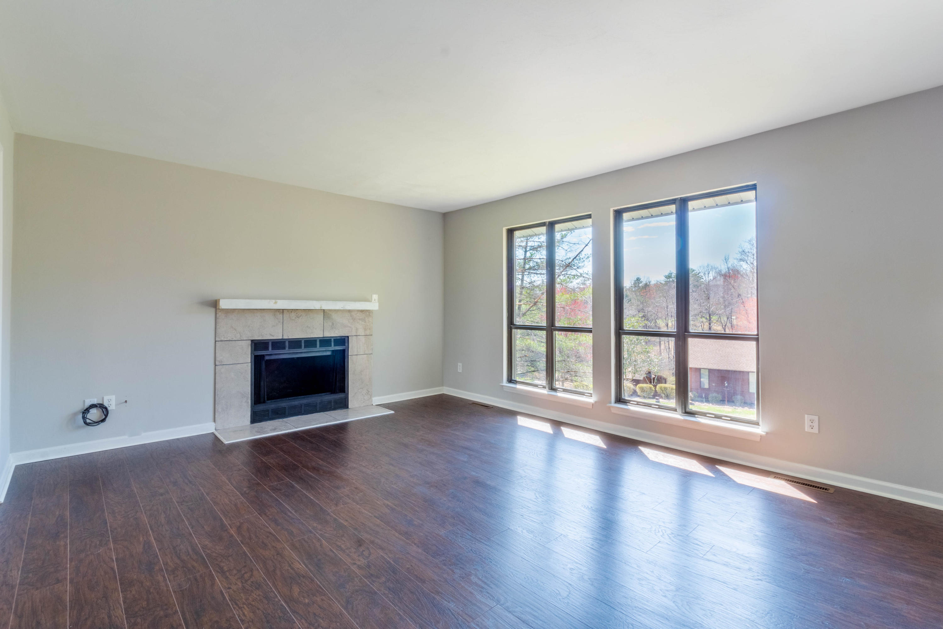 5406 Sundance Road Salem, VA 24153 - Photo 2 of 39 Living Room