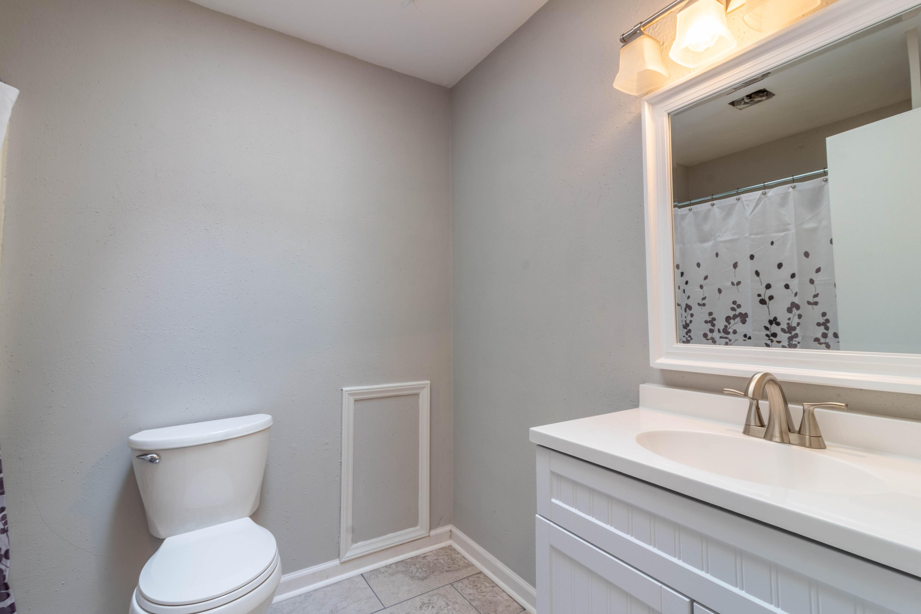 5406 Sundance Road Salem, VA 24153 - Photo 22 of 39 Full Bath