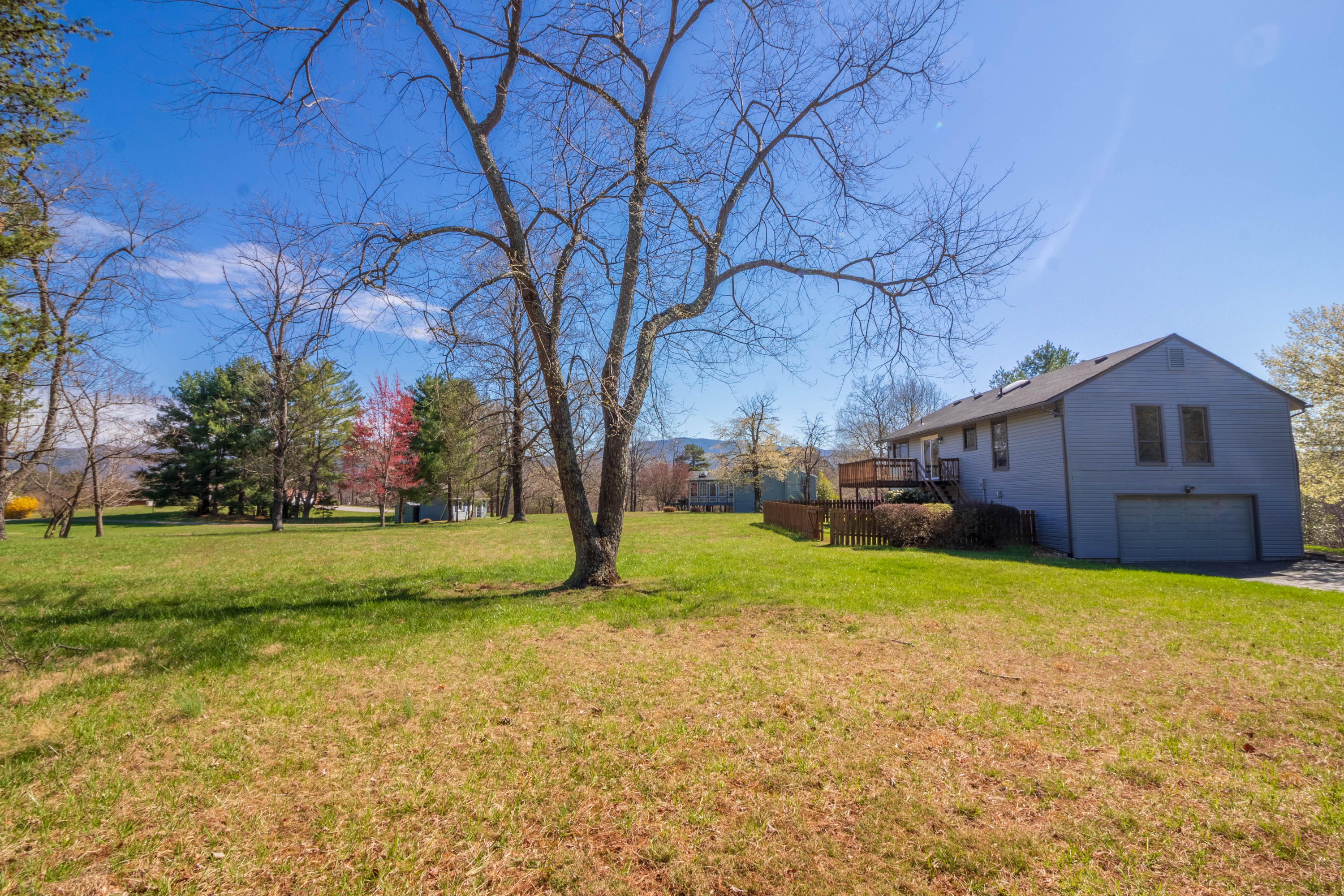5406 Sundance Road Salem, VA 24153 - Photo 29 of 39 2 car garage