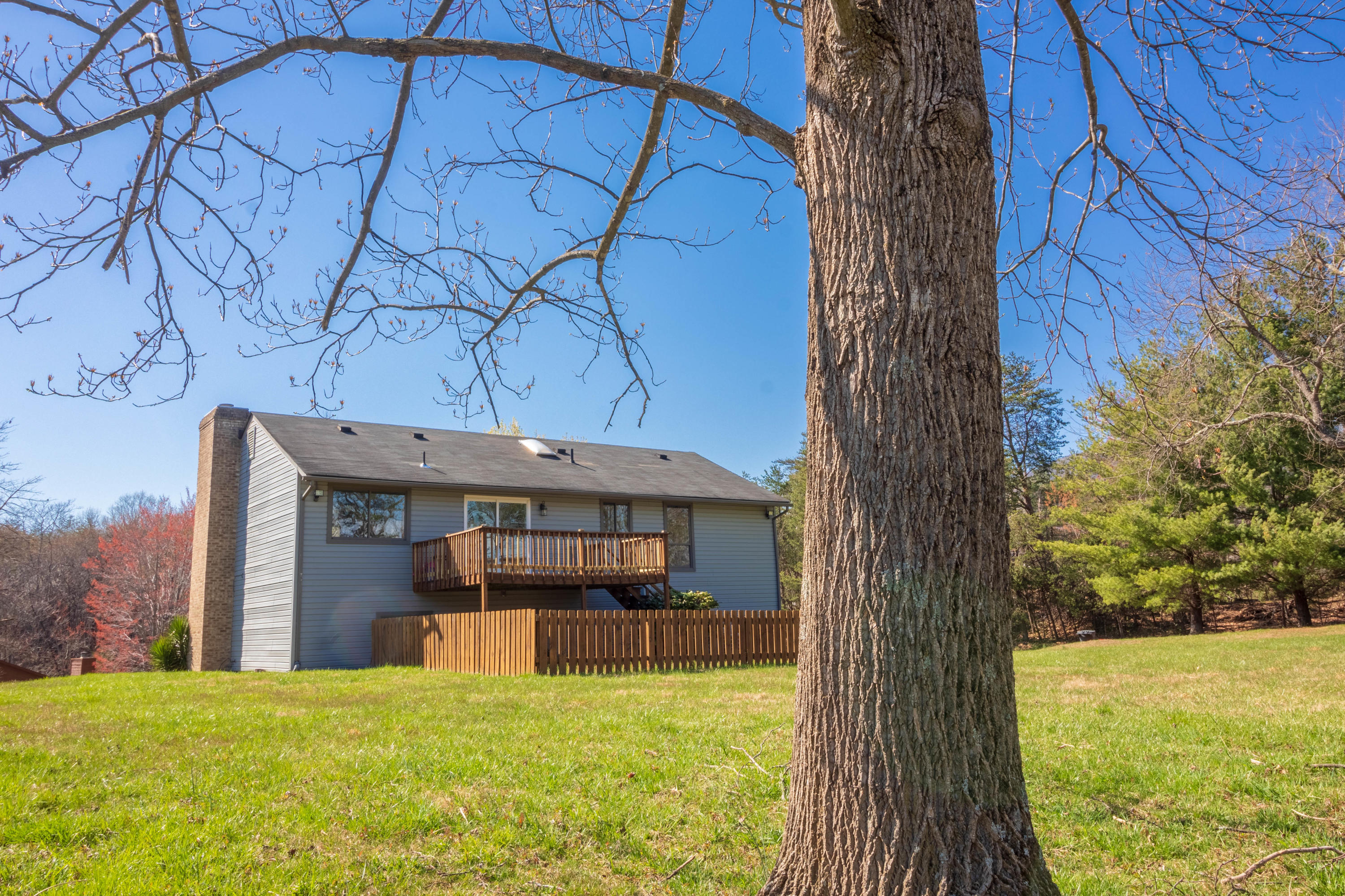 5406 Sundance Road Salem, VA 24153 - Photo 30 of 39 Back of home (2)