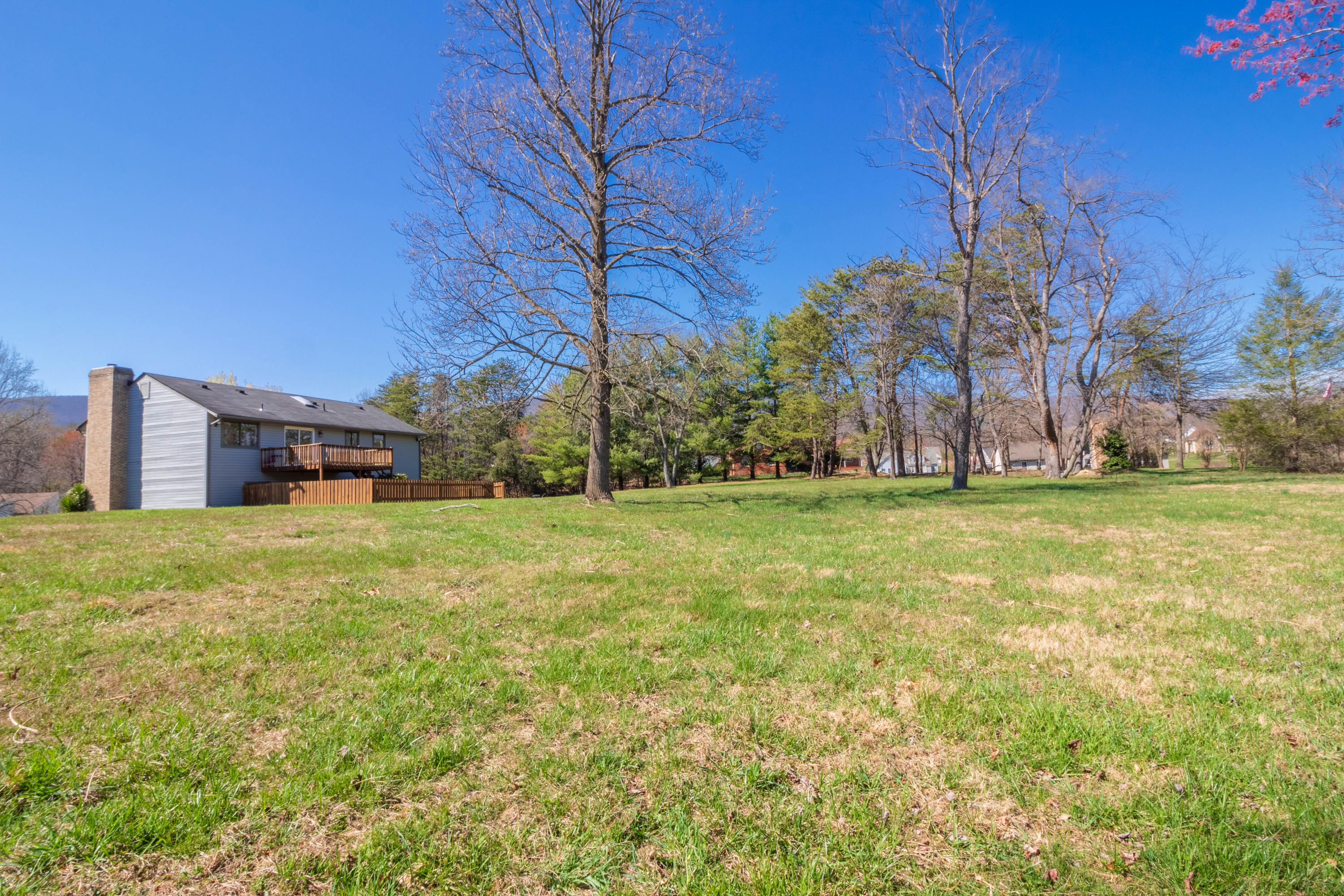 5406 Sundance Road Salem, VA 24153 - Photo 39 of 39 Yard view