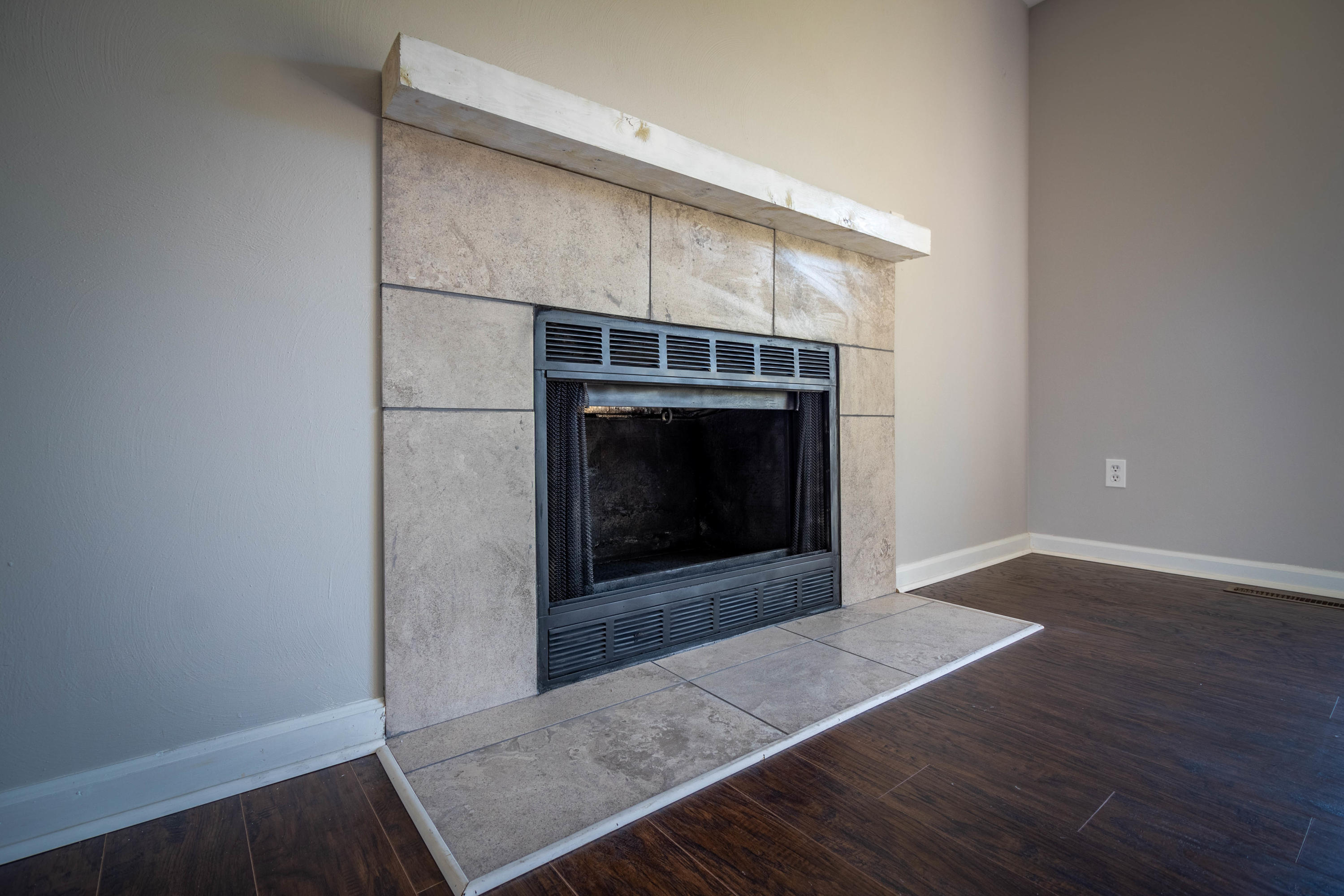 5406 Sundance Road Salem, VA 24153 - Photo 5 of 39 Living Room (2)