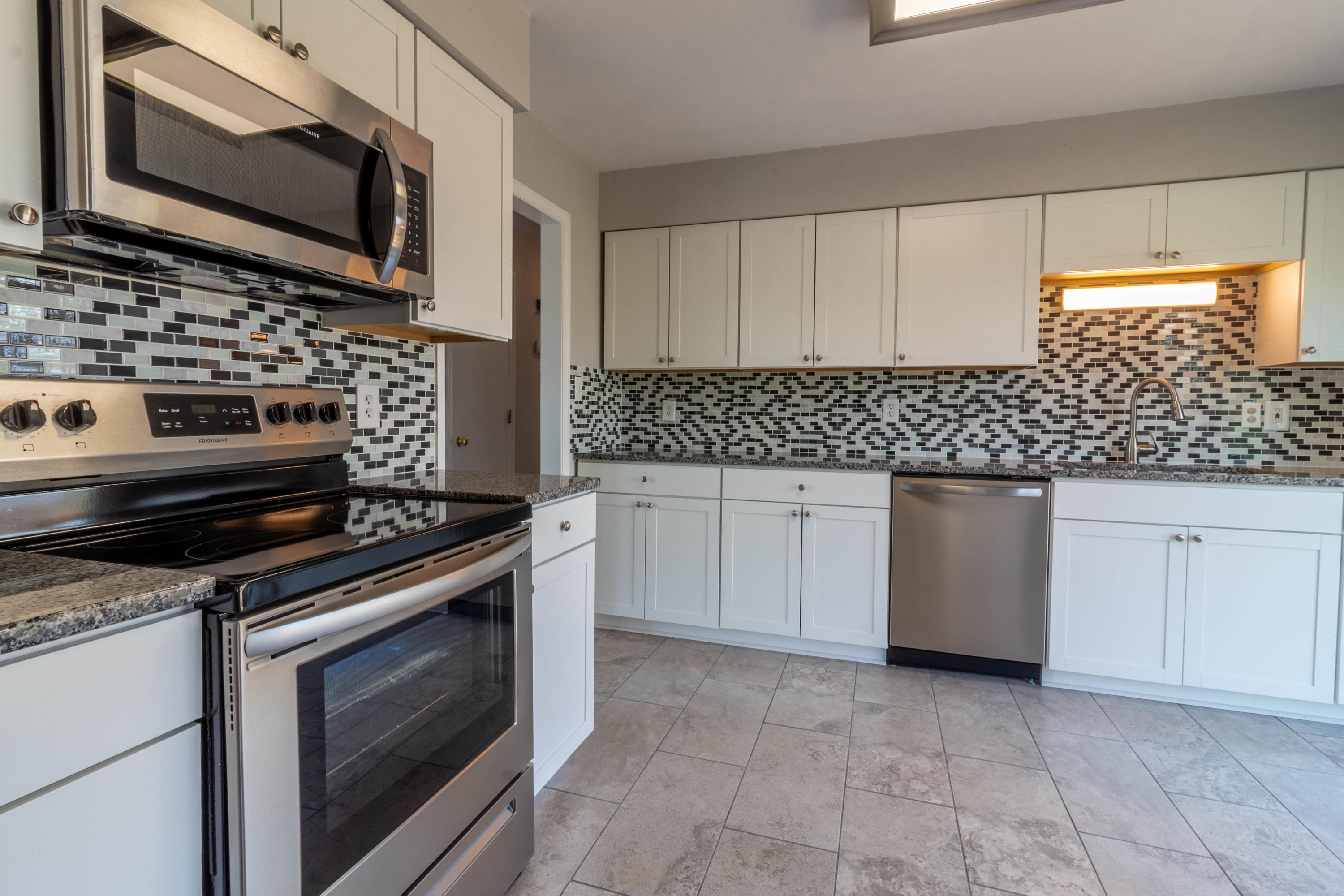 5406 Sundance Road Salem, VA 24153 - Photo 8 of 39 Kitchen (2)