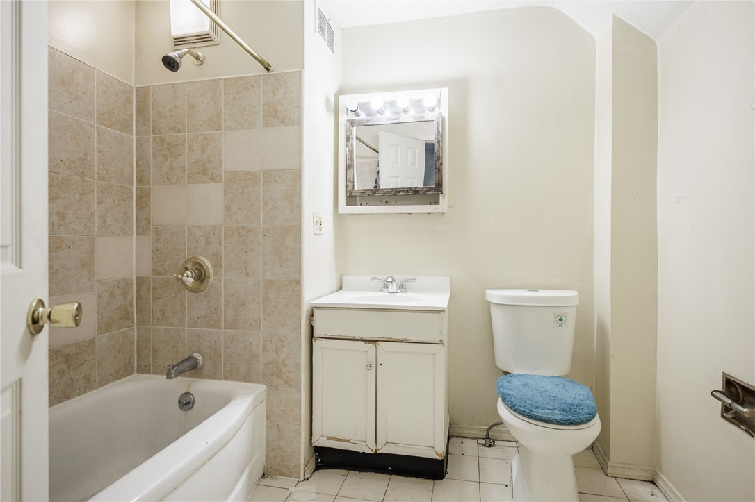 232 Lexington Avenue Rochester, NY 14613 - Photo 2 of 30 Gallery Image 2