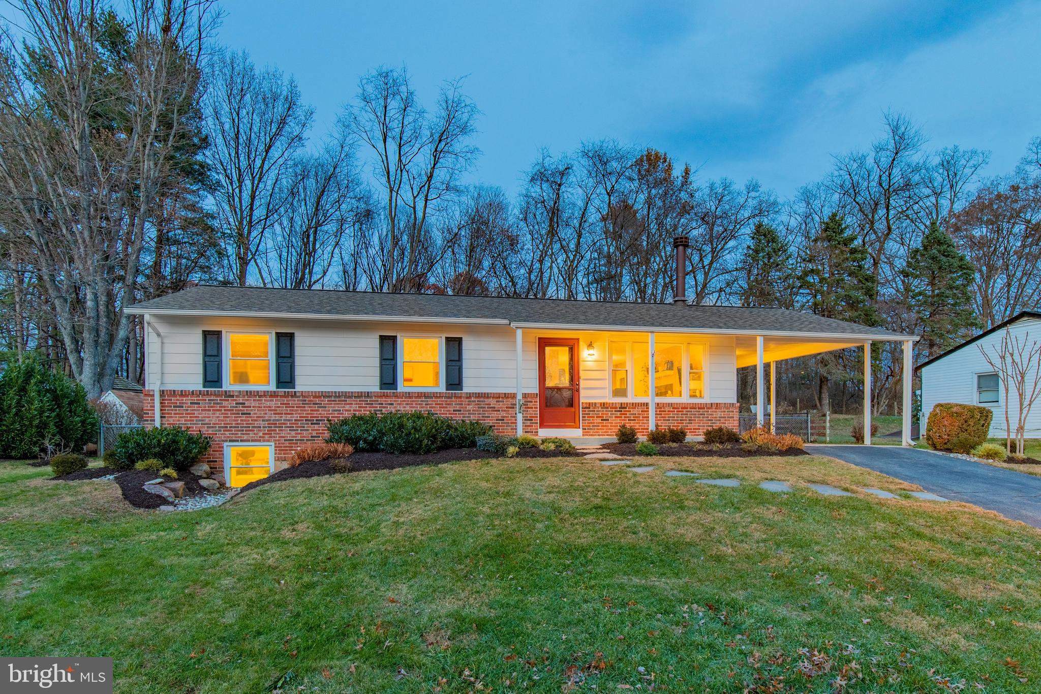 11933 Bayswater Road Gaithersburg, MD 20878 - Photo 2 of 34