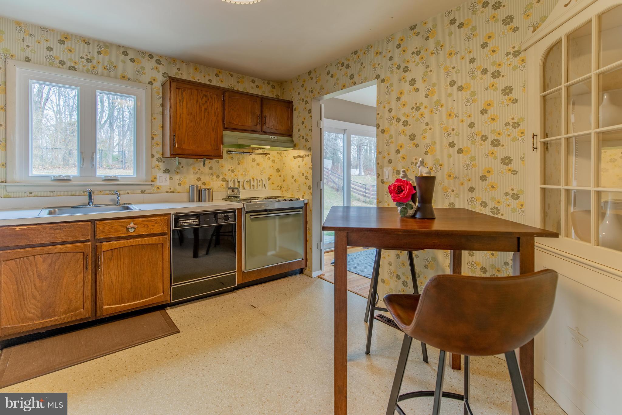 11933 Bayswater Road Gaithersburg, MD 20878 - Photo 13 of 34