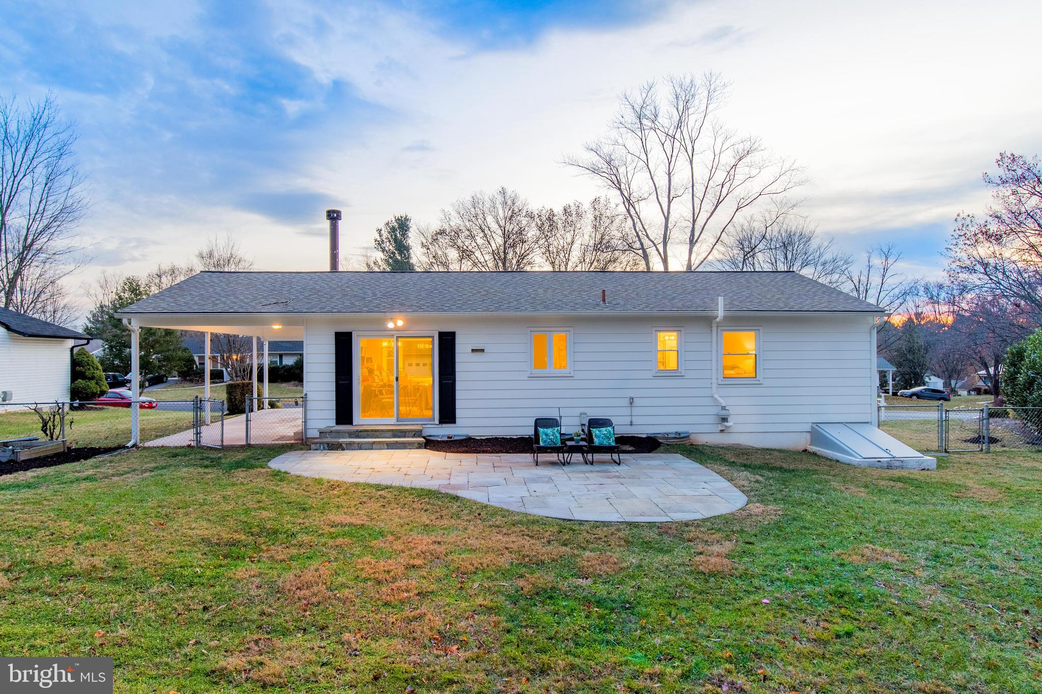 11933 Bayswater Road Gaithersburg, MD 20878 - Photo 3 of 34