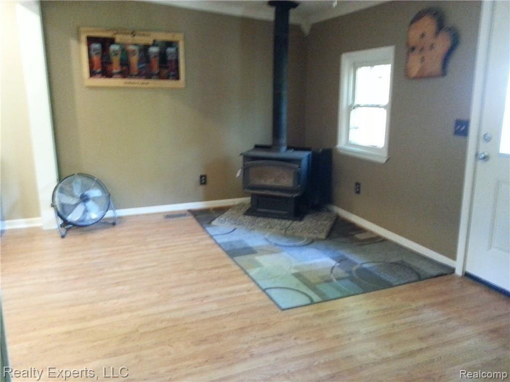 386 Delaware Road Whitmore Lake, MI 48189 - Photo 9 of 23 20160719_111733.jpg