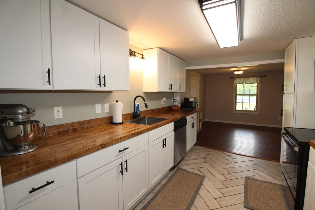 294 Deer Ridge Road Hillsville, VA 24343 - Photo 30 of 81 Gallery Image 30