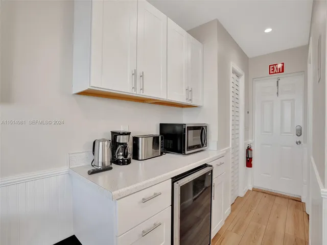 $5,999 | 900 North Surf Road, Unit 2, Hollywood, FL 33019