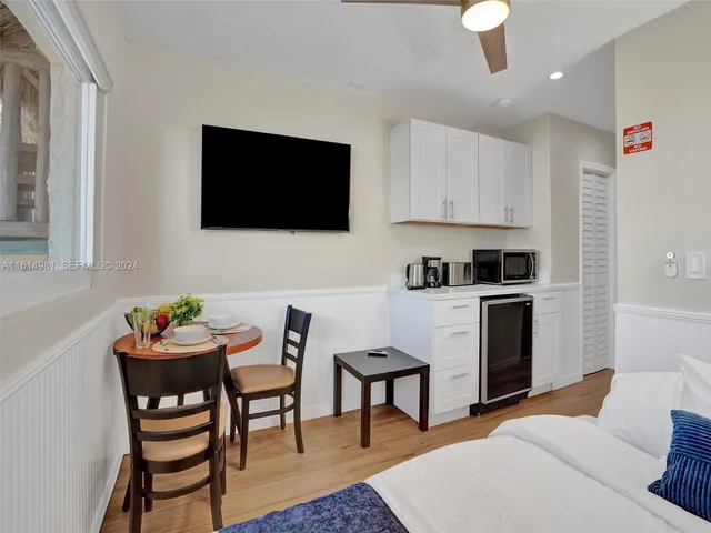 $5,999 | 900 North Surf Road, Unit 2, Hollywood, FL 33019