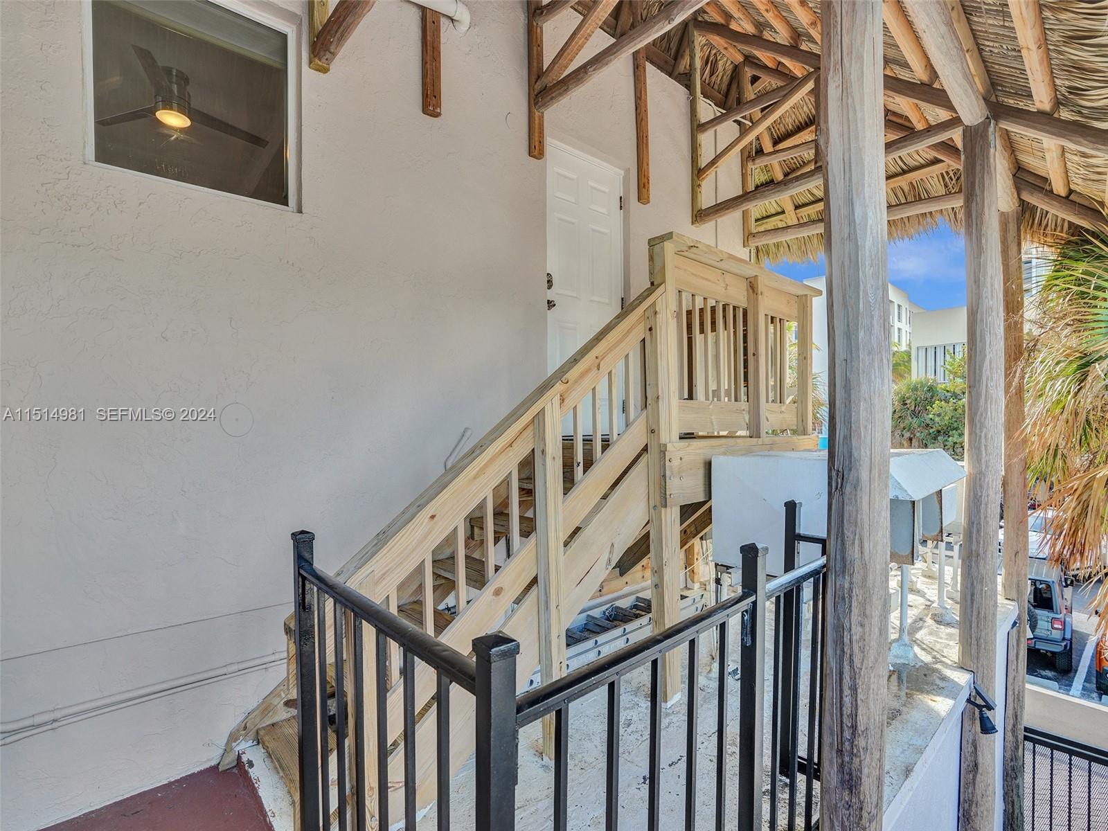 900 North Surf Road, Unit 2 Hollywood, FL 33019 - Photo 42 of 48 a view of entryway