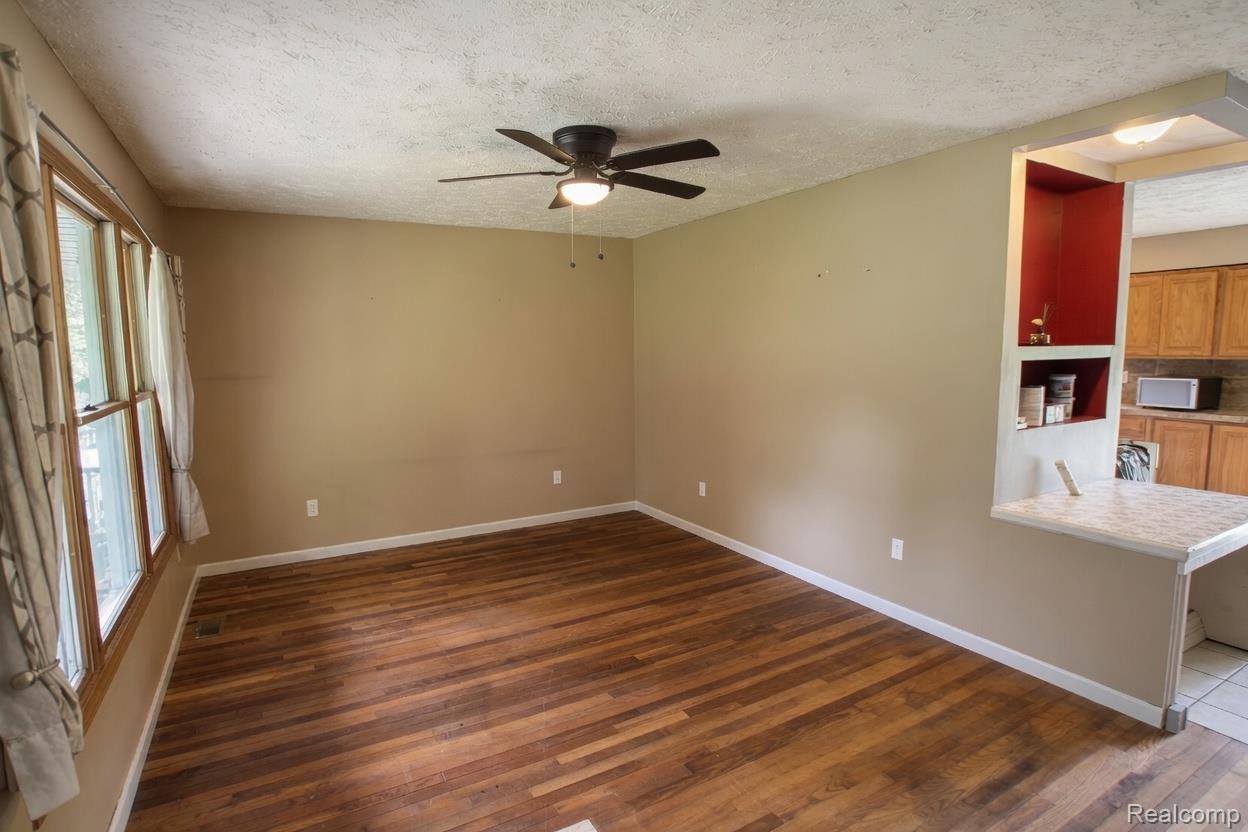 8040 Smith Road Gaines, MI 48436 - Photo 9 of 30 CzNpq.jpg