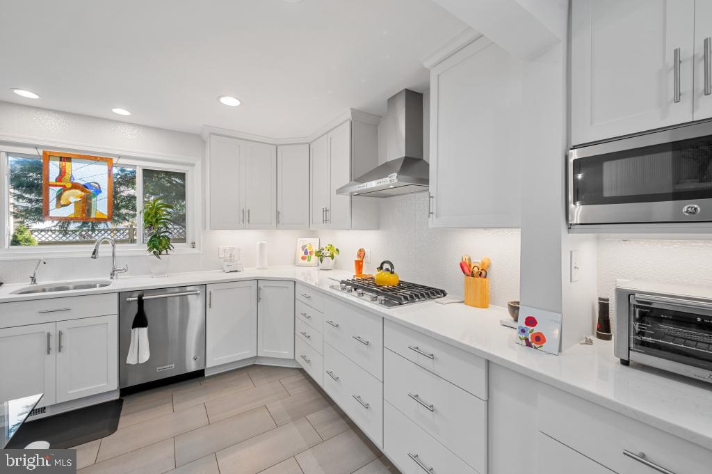 4504 Jones Bridge Road Bethesda, MD 20814 - Photo 11 of 45 Gallery Image 11