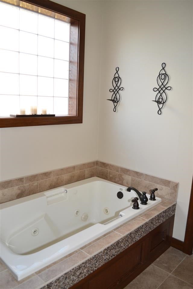 2500 Newcastle Road Marion, IA 52302 - Photo 14 of 23 Gallery Image 14