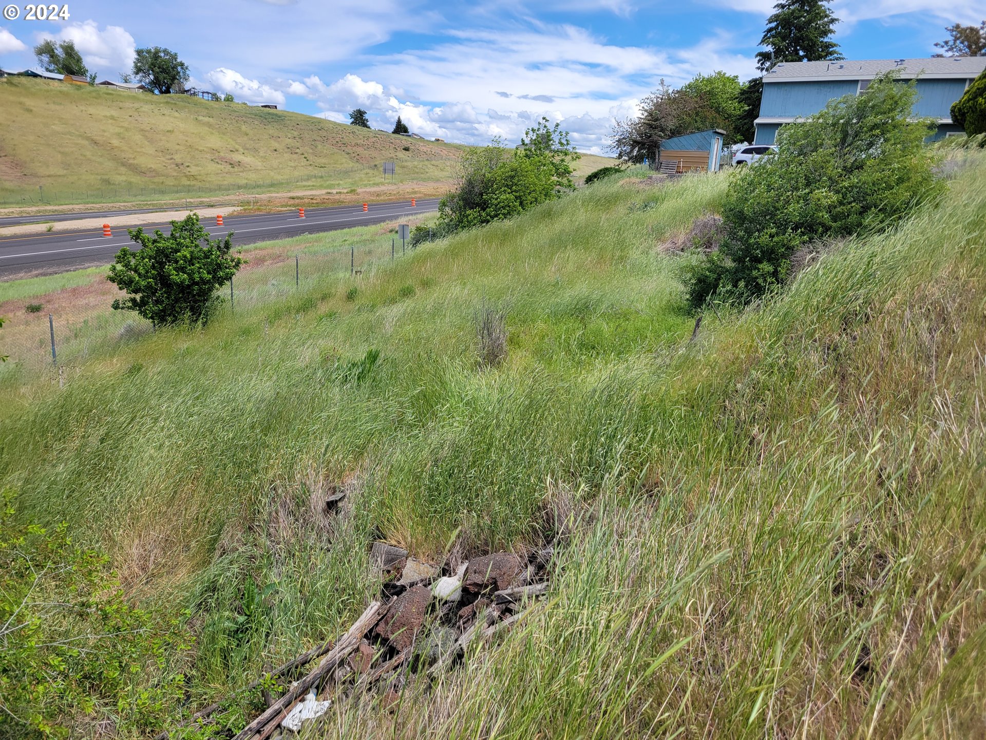 1101 Marshall Place Pendleton, OR 97801 - Photo 23 of 26 a view of an outdoor space and a yard