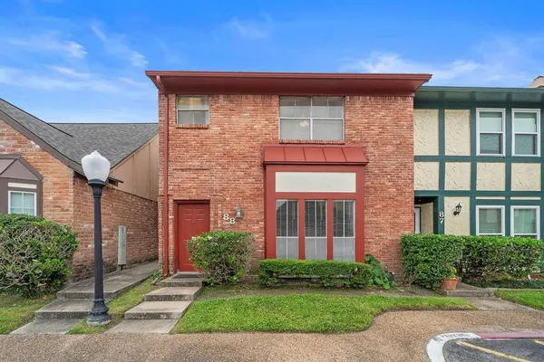 $250,000 | 7700 Creekbend Drive, Unit 88, Houston, TX 77071