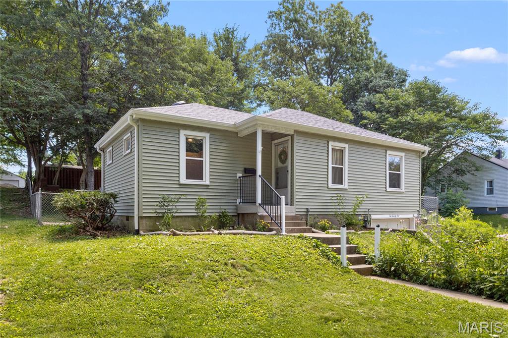 226 Adams Street Edwardsville, IL 62025 - Photo 2 of 26