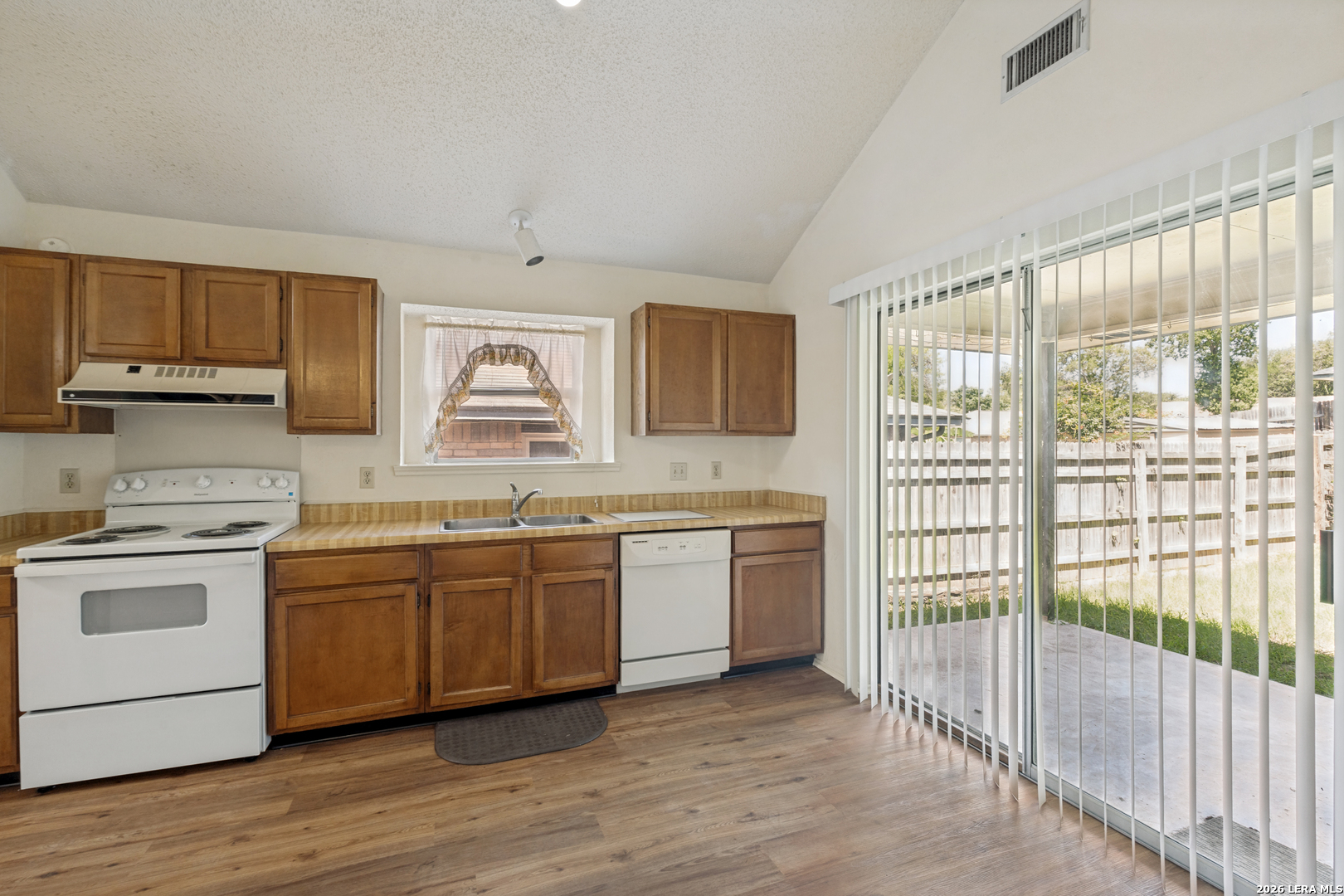 7803 Forest Ranch Live Oak, TX 78233 - Photo 9 of 25