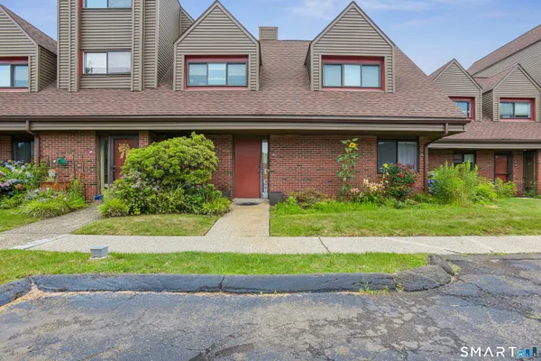 $299,900 | 70 Montoya Drive, Unit 70, Branford, CT 06405