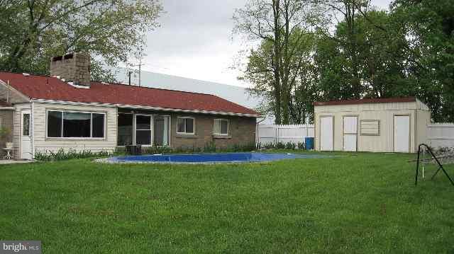 40 Meadowbrook Road Carlisle, PA 17015 - Photo 3 of 9 Gallery Image 3