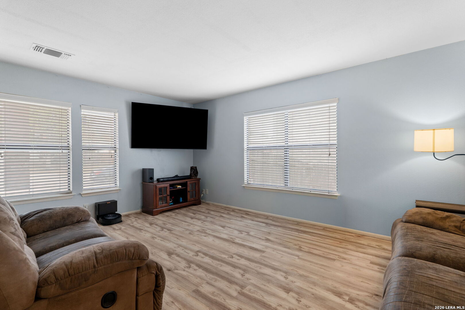 8010 Brisbane Converse, TX 78109 - Photo 2 of 22