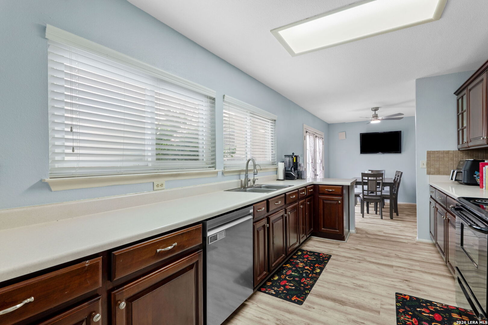 8010 Brisbane Converse, TX 78109 - Photo 10 of 22