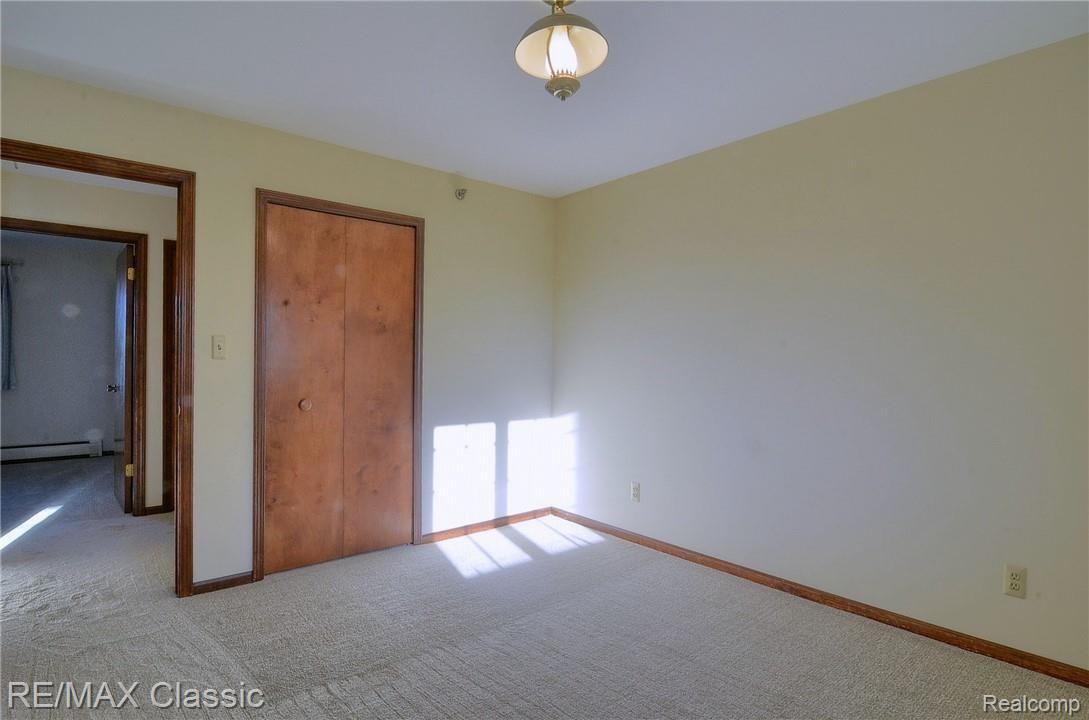 8661 Antcliff Road Howell, MI 48855 - Photo 13 of 38 2nd_Bedroom_2nd_View.jpg