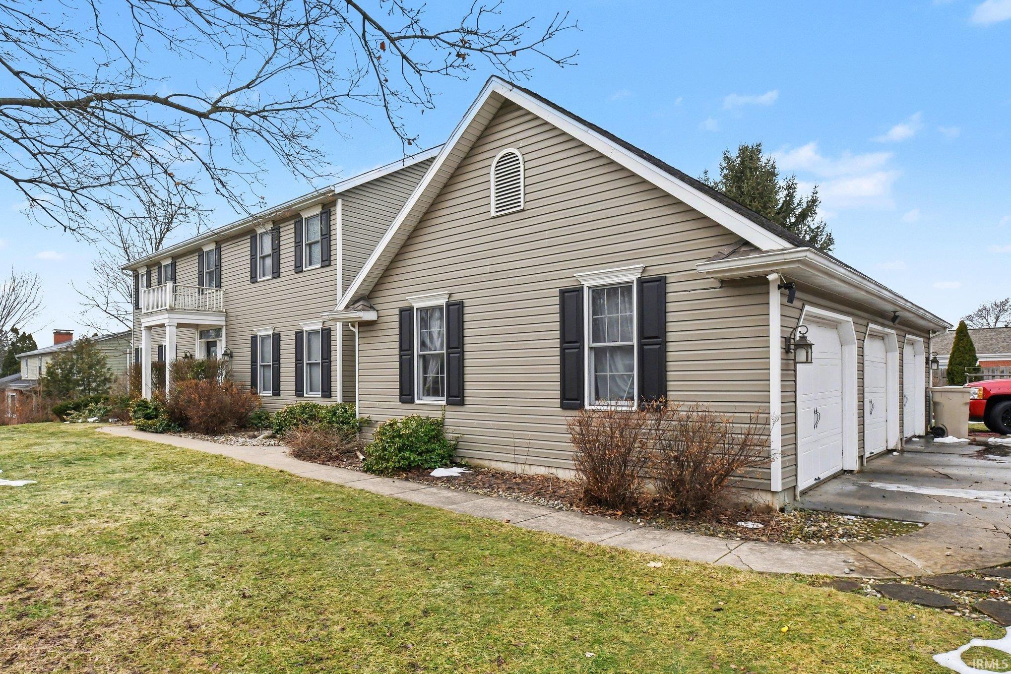 5605 Raleigh Drive South Bend, IN 46614 - Photo 2 of 36