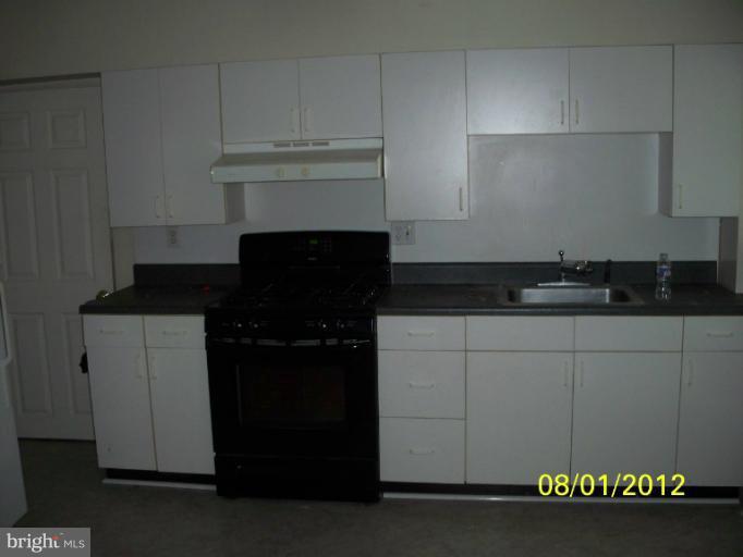 7889 Charlesmont Road Baltimore, MD 21222 - Photo 3 of 10 Kitchen 1