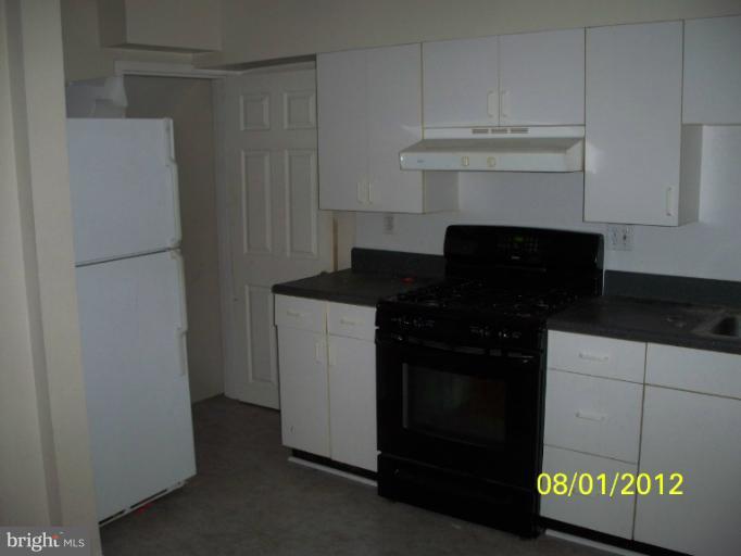 7889 Charlesmont Road Baltimore, MD 21222 - Photo 4 of 10 Kitchen 2