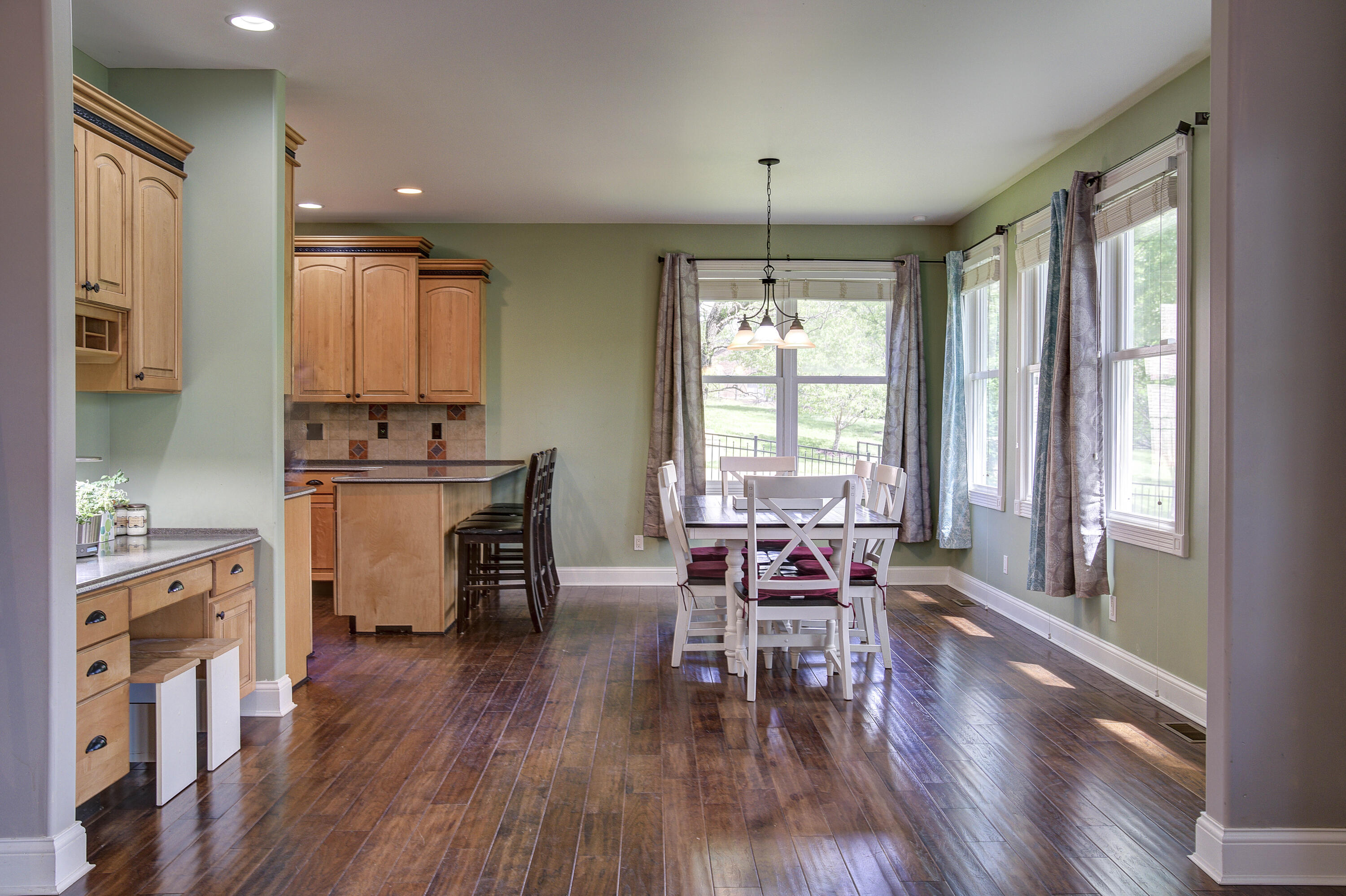 108 Stonebrook Loop Elizabethton, TN 37643 - Photo 20 of 87 Stone-Interior--22