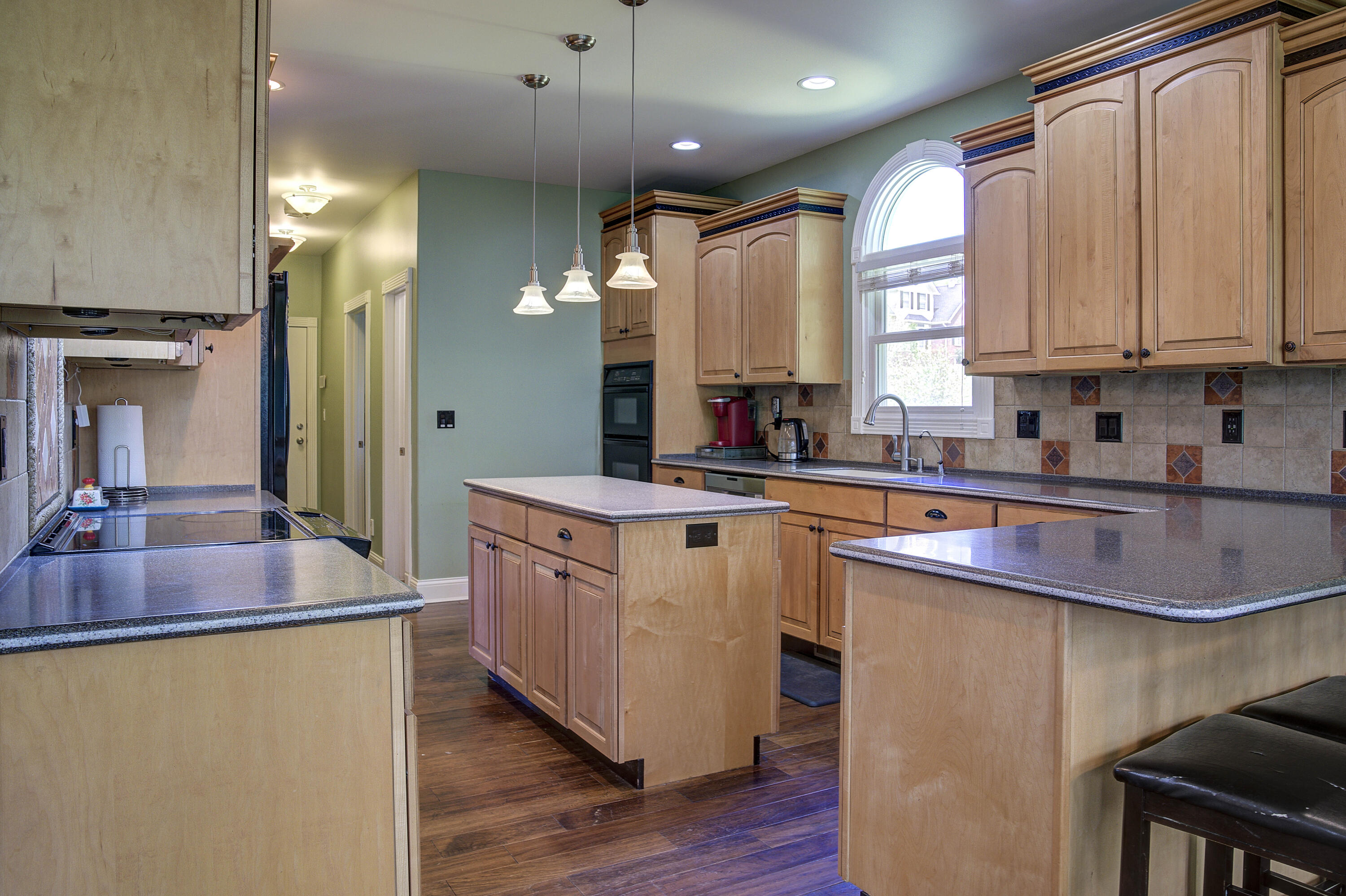 108 Stonebrook Loop Elizabethton, TN 37643 - Photo 22 of 87 Stone-Interior--9