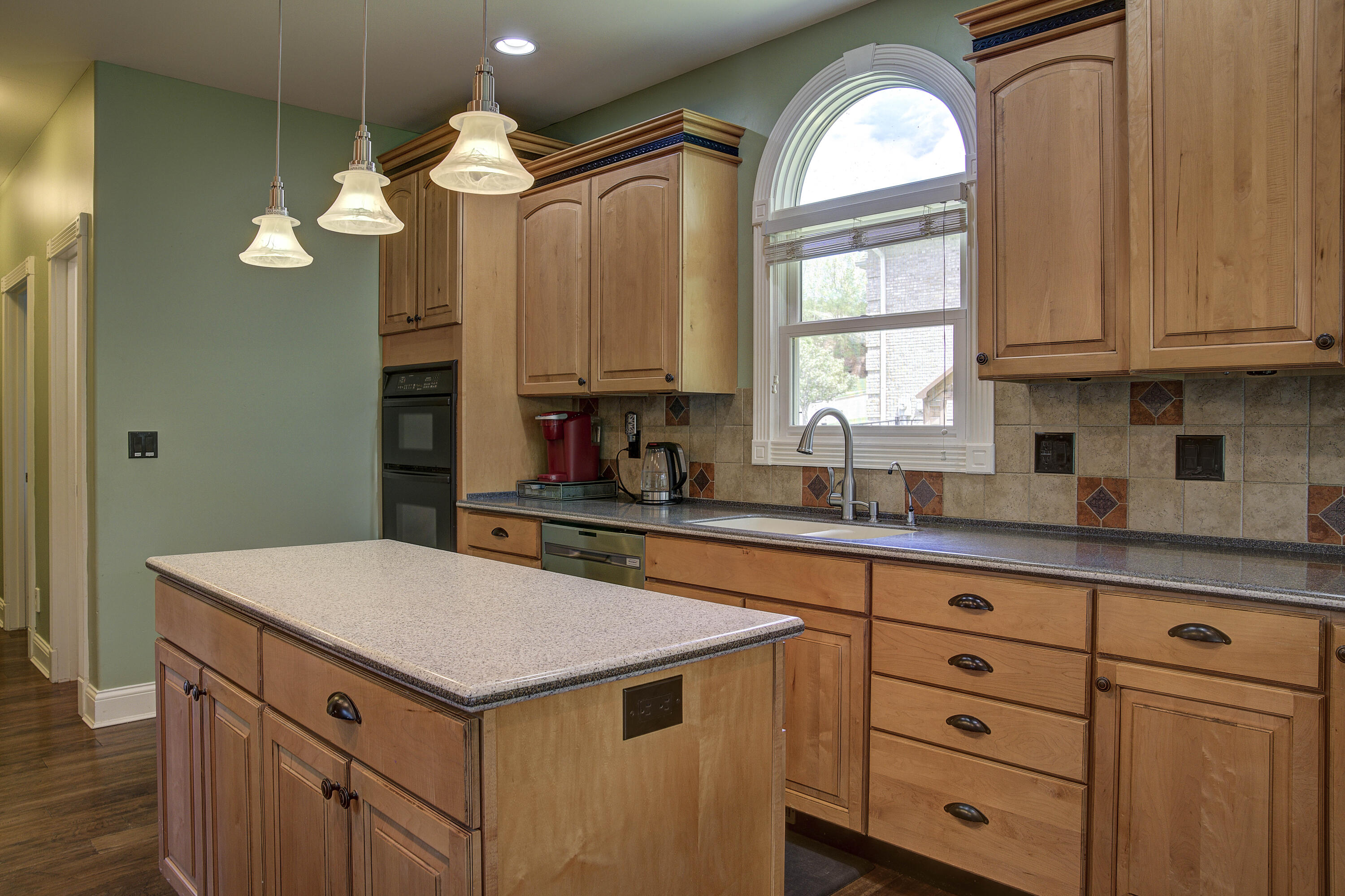 108 Stonebrook Loop Elizabethton, TN 37643 - Photo 25 of 87 Stone-Interior--12