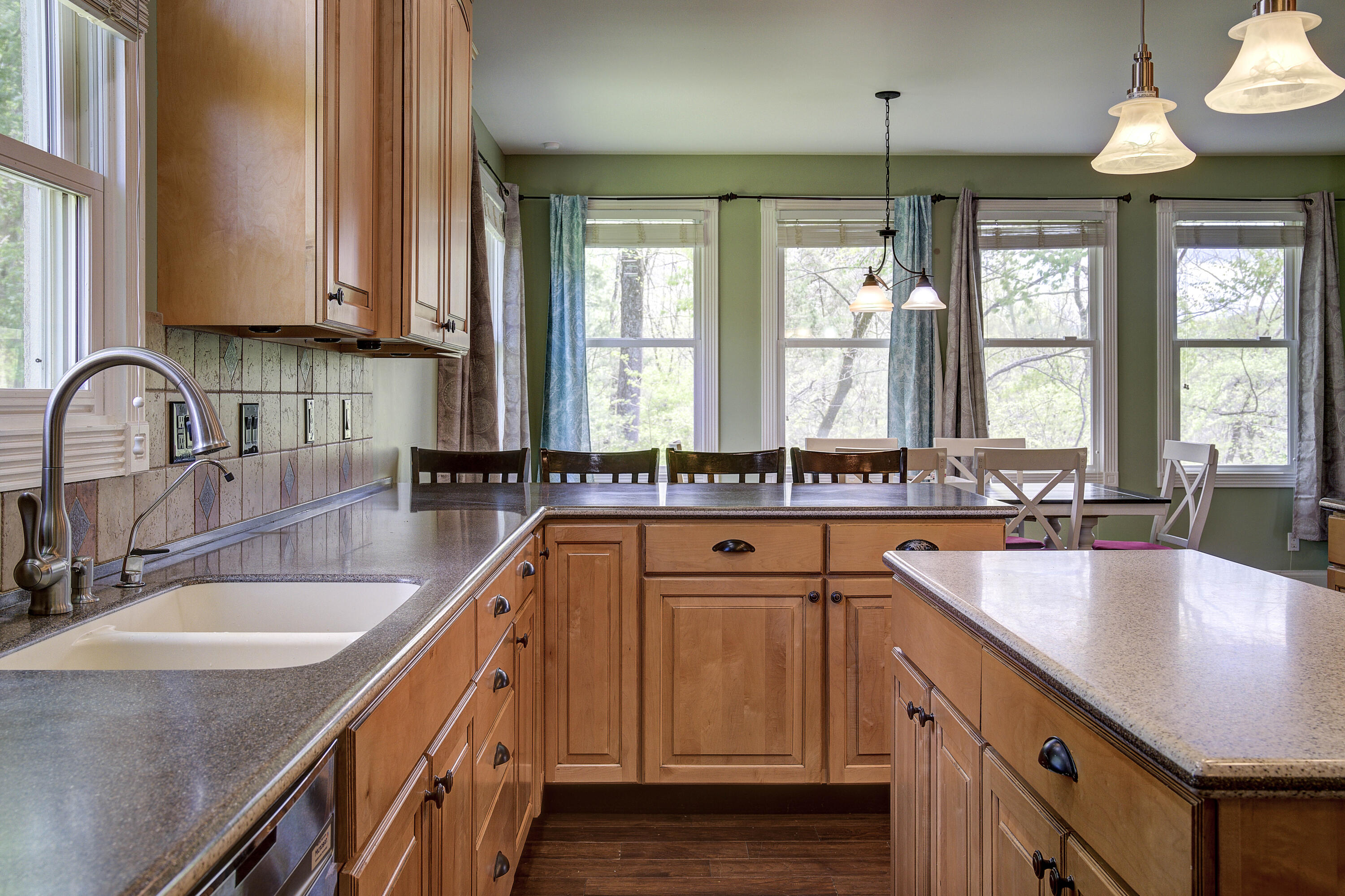 108 Stonebrook Loop Elizabethton, TN 37643 - Photo 28 of 87 Stone-Interior--15