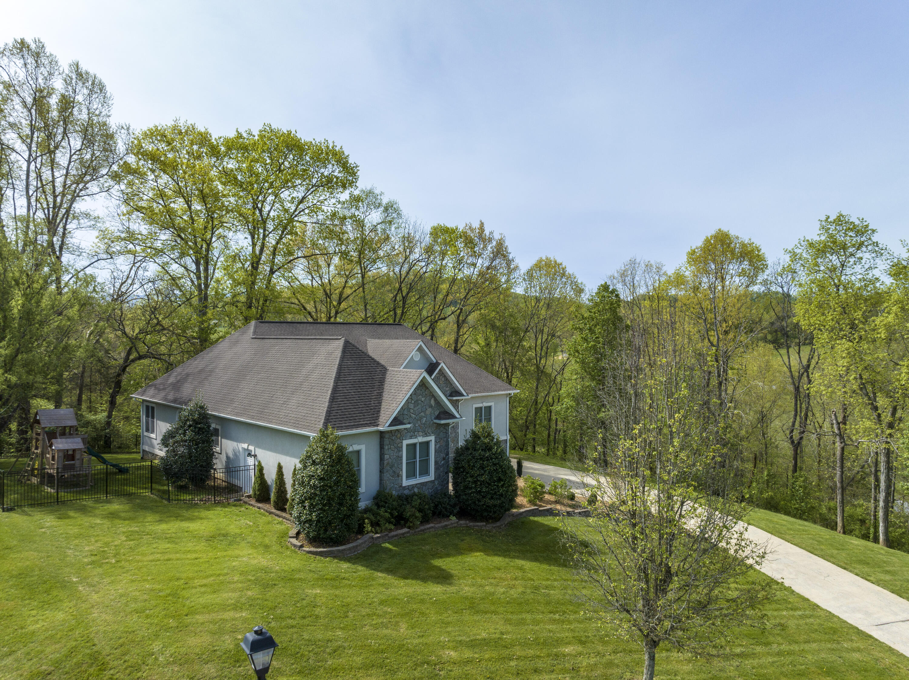 108 Stonebrook Loop Elizabethton, TN 37643 - Photo 5 of 87 Stonebrook-aerials-2