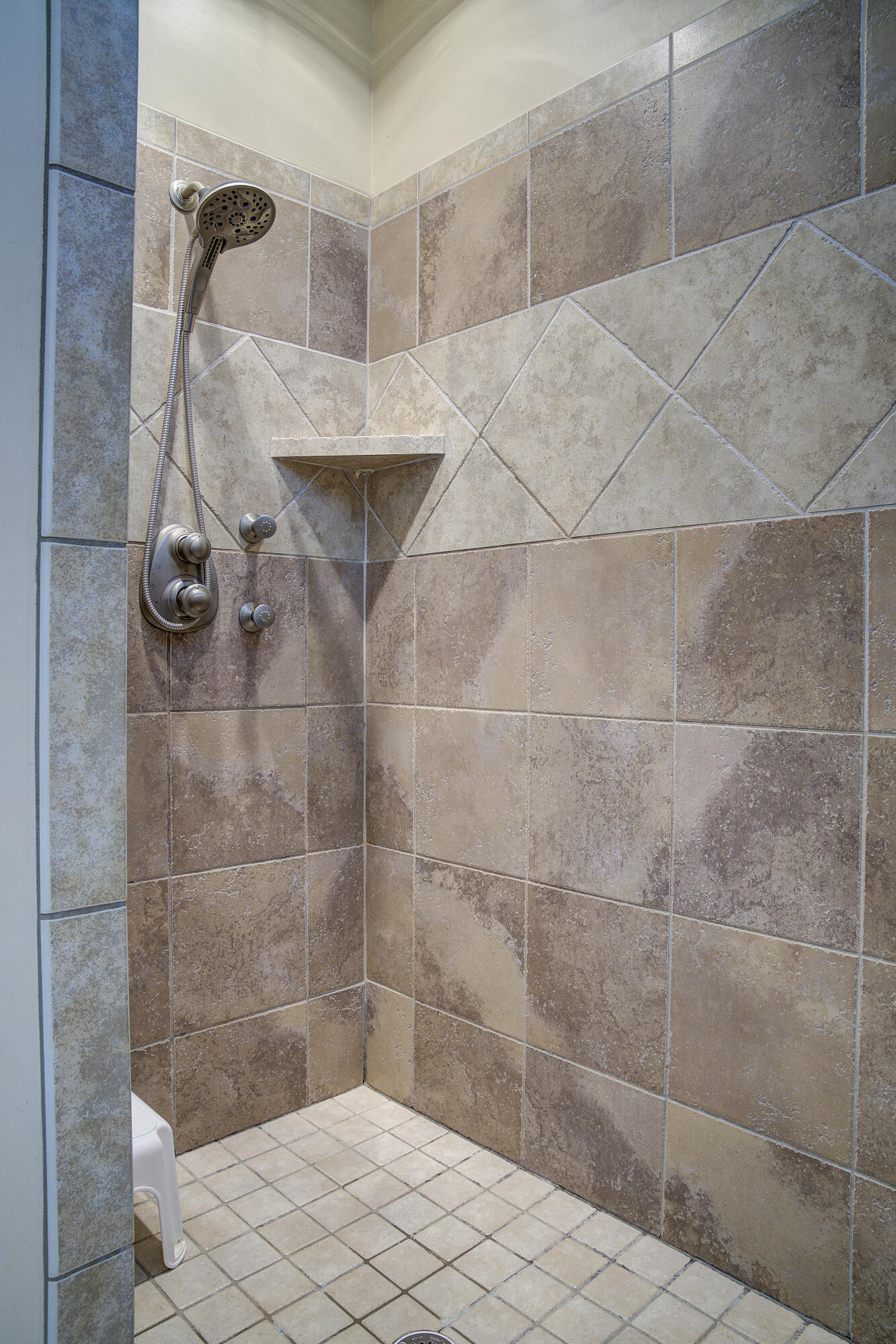 108 Stonebrook Loop Elizabethton, TN 37643 - Photo 54 of 87 Stone-Interior--37