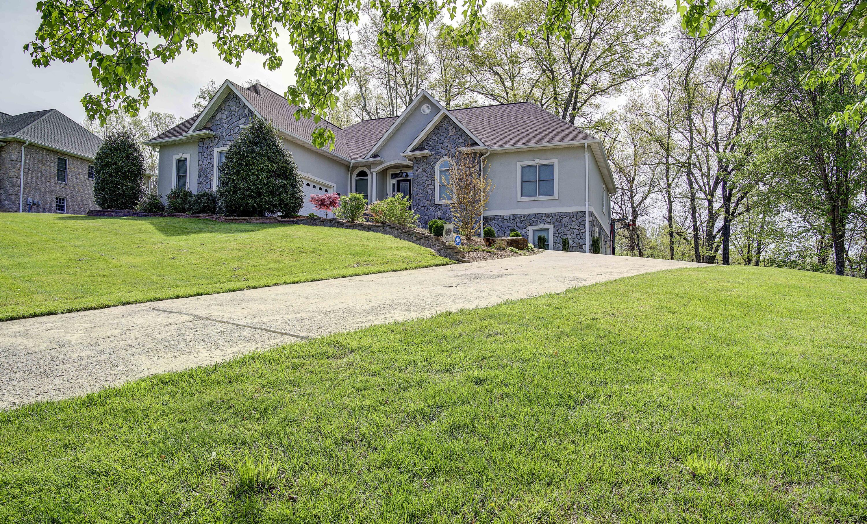 108 Stonebrook Loop Elizabethton, TN 37643 - Photo 7 of 87 Stone-exterior-17