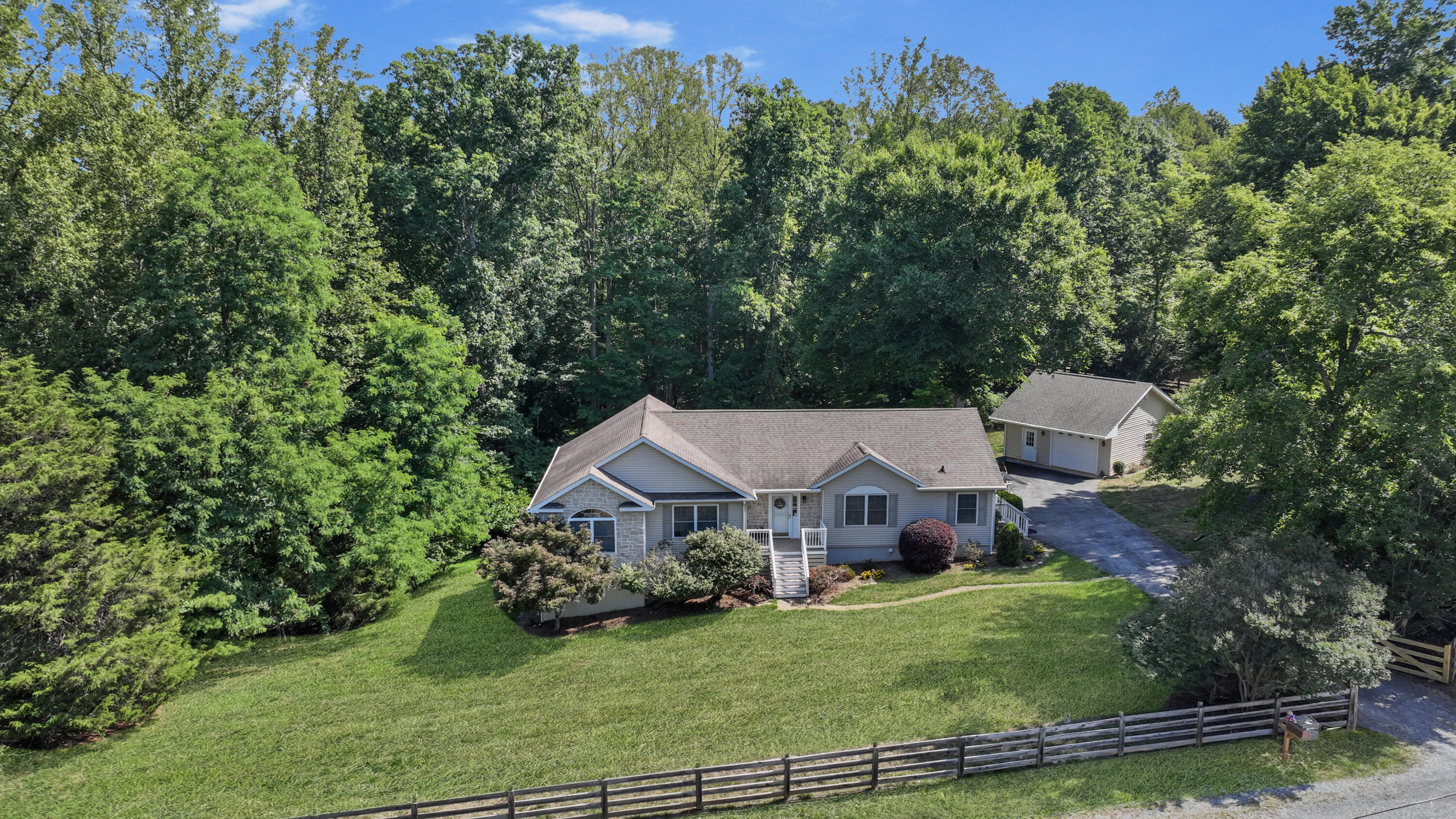 401 Whisperway Road Moneta, VA 24121 - Photo 53 of 60 Front View
