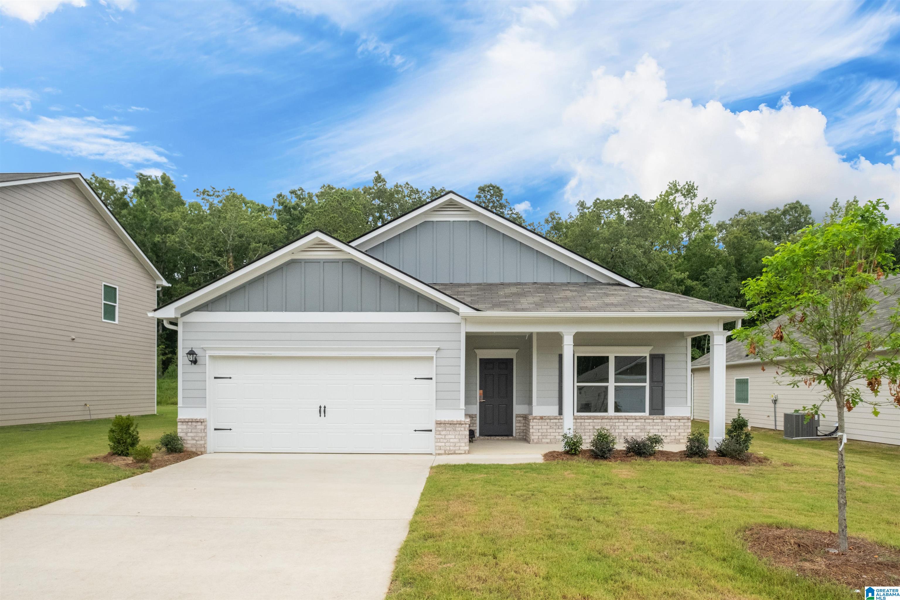 580 Ridgefield Drive Odenville, AL 35120 - Photo 1 of 29