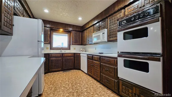 $200,000 | 412 West Poplar Street, Walsh, CO 81090