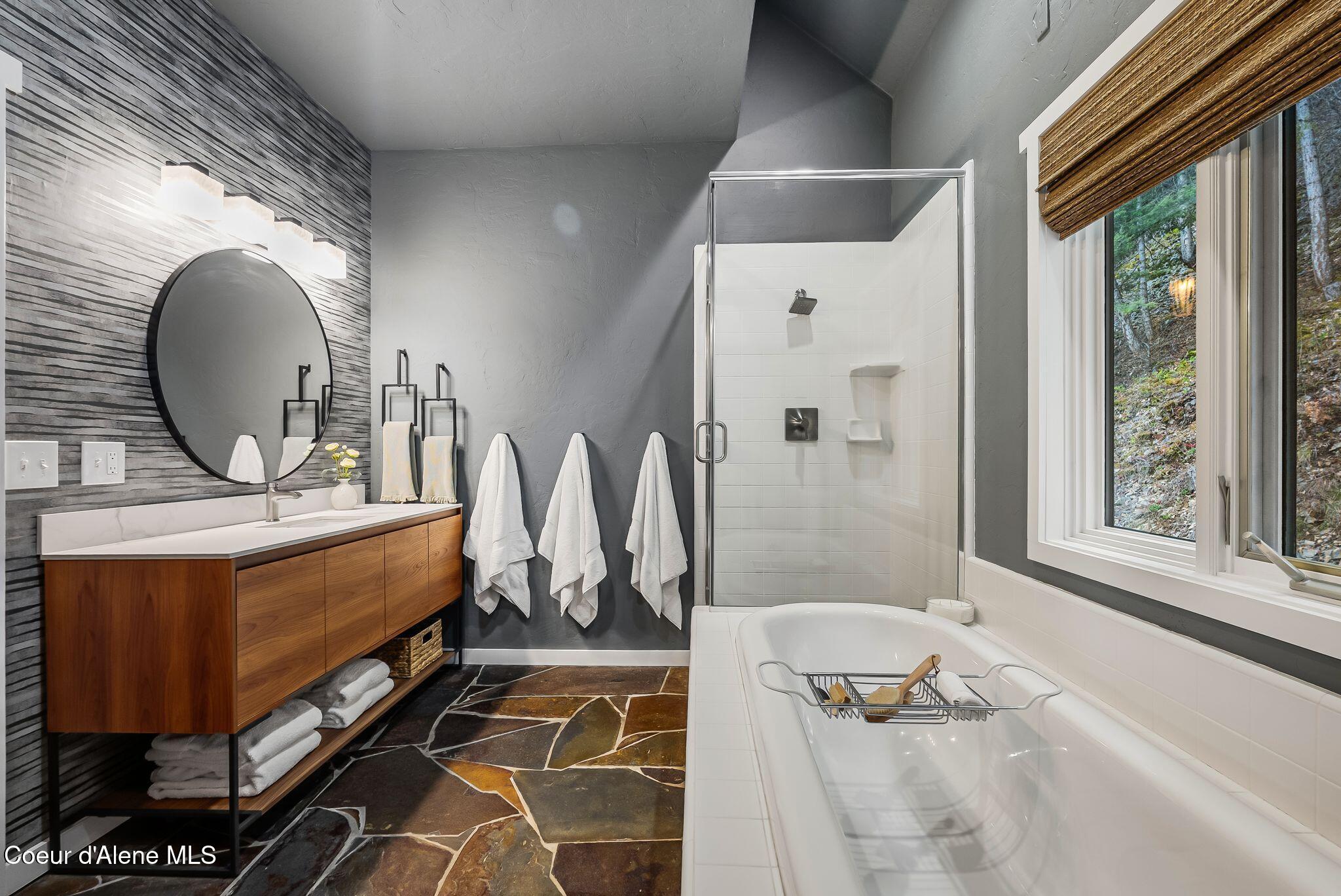 867 Midas Drive Sagle, ID 83860 - Photo 27 of 85 Bathroom