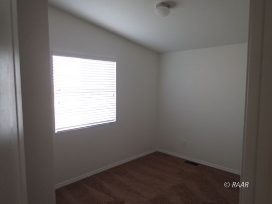 1421 Oak Lane Ridgecrest, CA 93555 - Photo 11 of 13