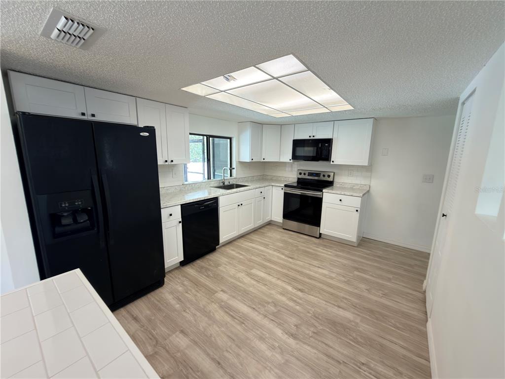 7272 Lindhurst Street Spring Hill, FL 34606 - Photo 8 of 32