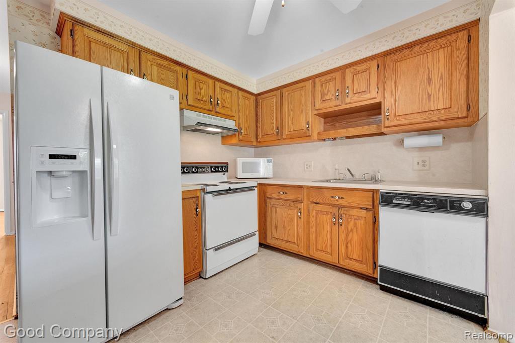 29628 Hoover Road Warren, MI 48093 - Photo 11 of 36